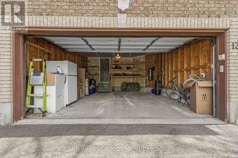 132 Grenadier Way Ottawa ON K2J 4M1