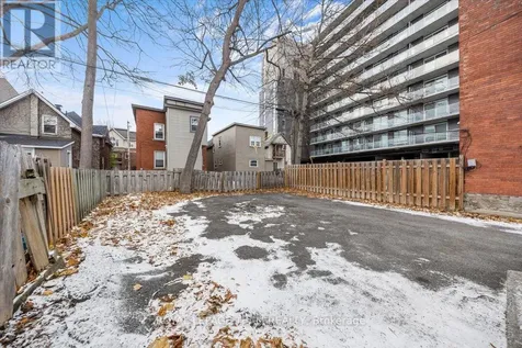 17 Arlington Avenue Ottawa ON K2P 1C1