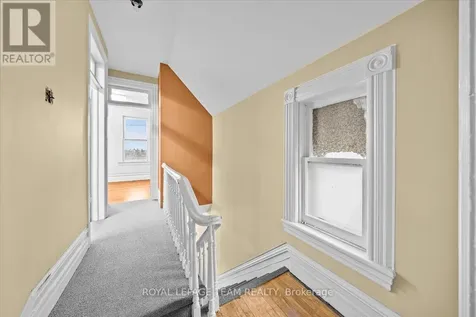 17 Arlington Avenue Ottawa ON K2P 1C1