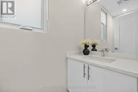 498 Wentworth Avenue Ottawa ON K2B 5K1
