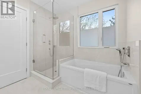 498 Wentworth Avenue Ottawa ON K2B 5K1