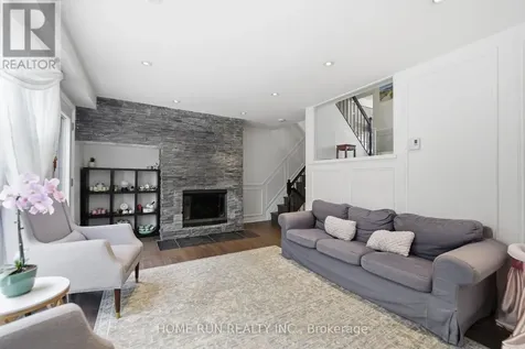 52 Reaney Court Ottawa ON K2K 1W8