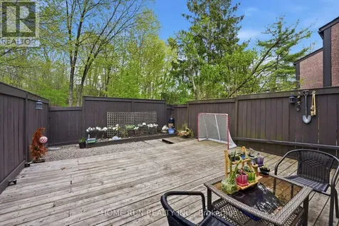 52 Reaney Court Ottawa ON K2K 1W8