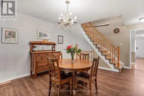 32 Innesbrook Court Ottawa ON K2S 1C7