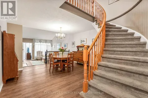 32 Innesbrook Court Ottawa ON K2S 1C7