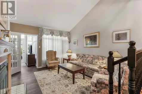 32 Innesbrook Court Ottawa ON K2S 1C7