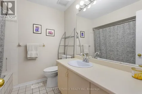32 Innesbrook Court Ottawa ON K2S 1C7