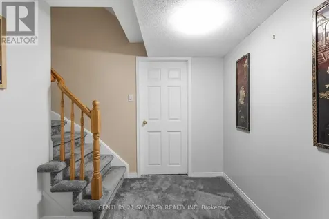 32 Innesbrook Court Ottawa ON K2S 1C7
