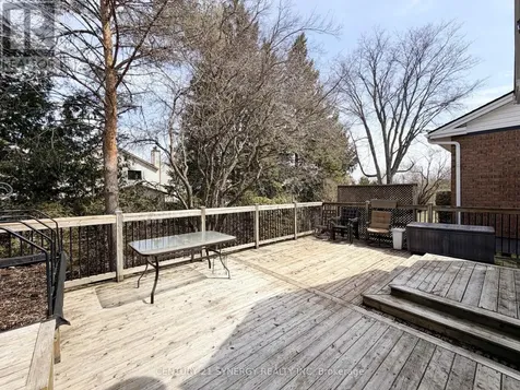 32 Innesbrook Court Ottawa ON K2S 1C7