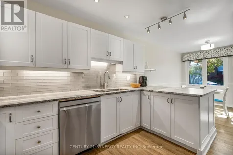 32 Innesbrook Court Ottawa ON K2S 1C7