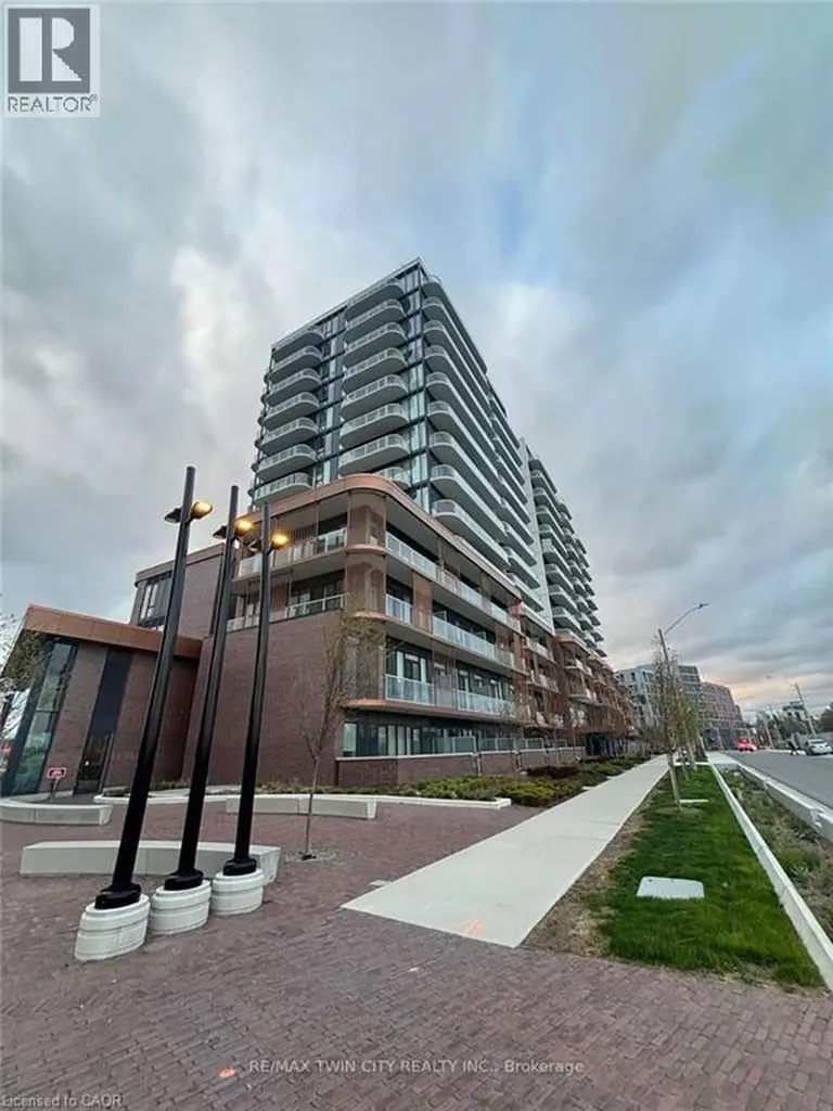 220 Missinnihe Way Mississauga ON L5H 0A9