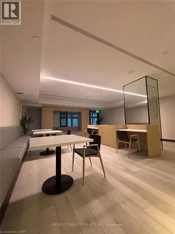 220 Missinnihe Way Mississauga ON L5H 0A9