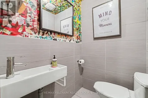225 Strathcona Avenue Ottawa ON K1S 3T4