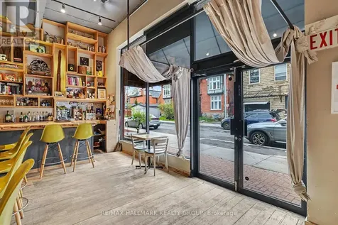 225 Strathcona Avenue Ottawa ON K1S 3T4