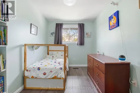 51 Clemens Avenue Cambridge ON N3C 2W6