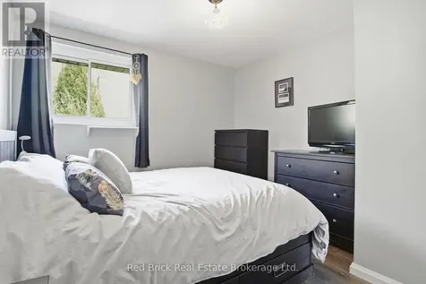 51 Clemens Avenue Cambridge ON N3C 2W6