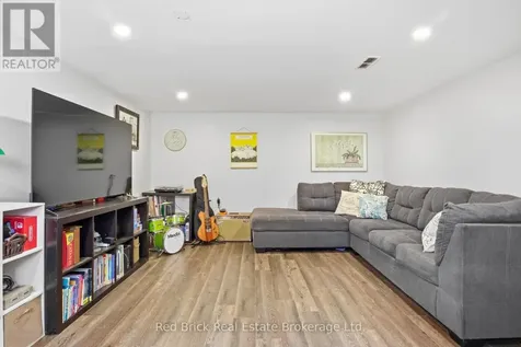 51 Clemens Avenue Cambridge ON N3C 2W6