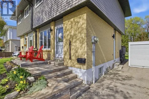 51 Clemens Avenue Cambridge ON N3C 2W6
