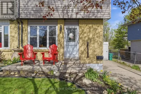 51 Clemens Avenue Cambridge ON N3C 2W6
