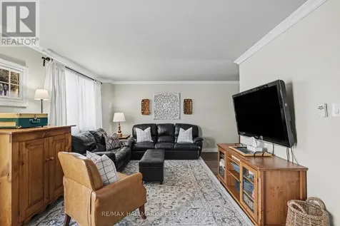 62 Priam Way Ottawa ON K2H 8S8
