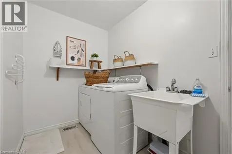 444 Burnett Avenue Cambridge ON N1T 1L3