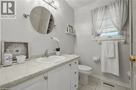 444 Burnett Avenue Cambridge ON N1T 1L3