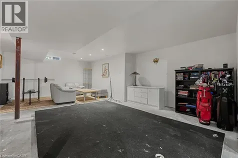 444 Burnett Avenue Cambridge ON N1T 1L3