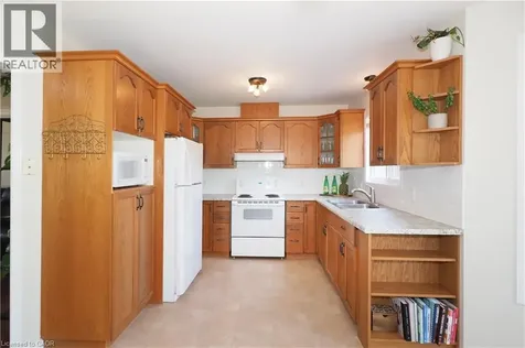 28 Bristow Creek Drive Elmira ON N3B 3K6