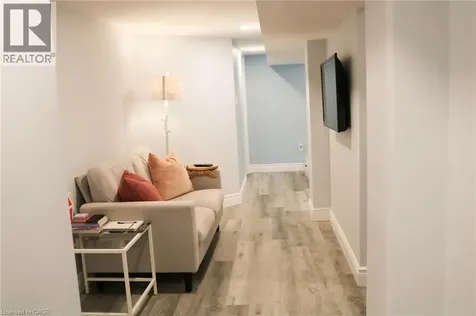 284 East 21st Street Hamilton ON L8V 2T9