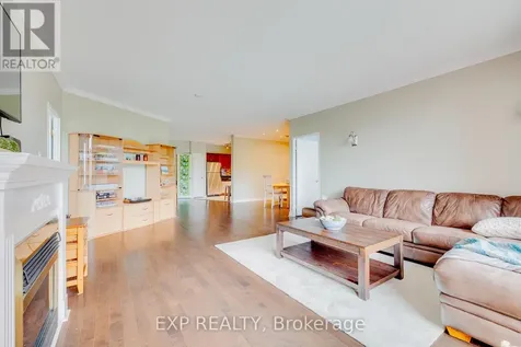 255 Keats Way Waterloo ON N2L 6N6