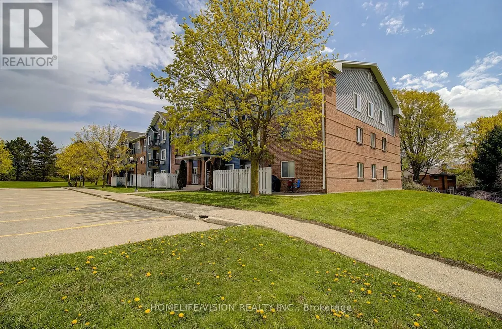 271 Eiwo Court Waterloo ON N2K 2M8