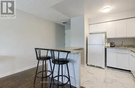 271 Eiwo Court Waterloo ON N2K 2M8