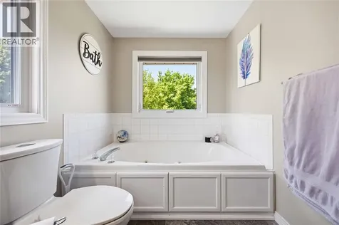 465 Althouse Court Sarnia ON N7S 6C7