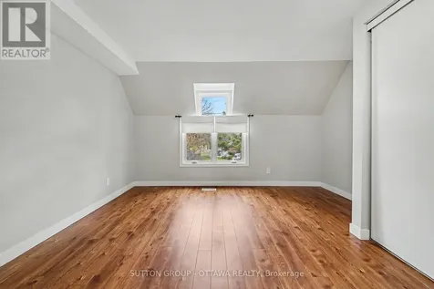 73 Scrivens Street Ottawa ON K2B 8N2
