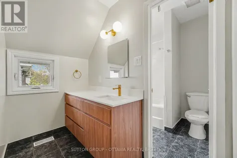 73 Scrivens Street Ottawa ON K2B 8N2