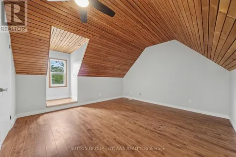 73 Scrivens Street Ottawa ON K2B 8N2