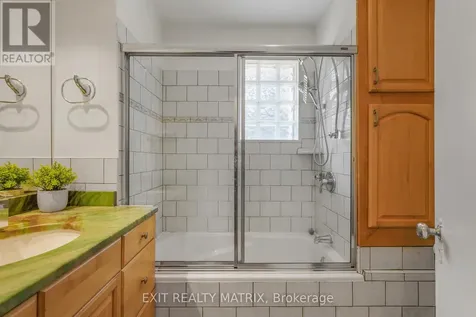 261 Montfort Street Ottawa ON K1L 5P1