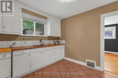 261 Montfort Street Ottawa ON K1L 5P1