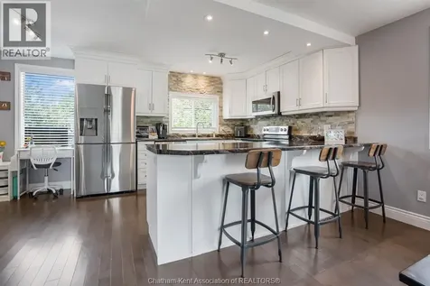 457 Mcnaughton Avenue East Chatham ON N7L 2H2