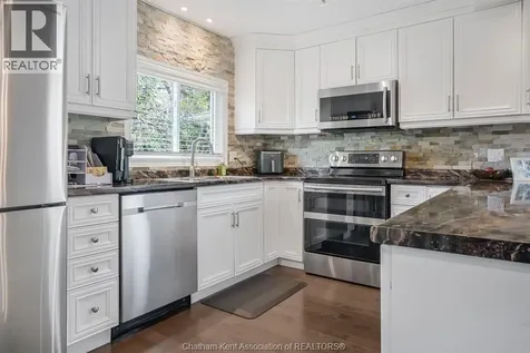 457 Mcnaughton Avenue East Chatham ON N7L 2H2