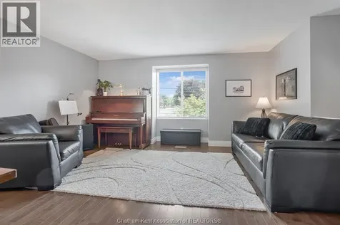 457 Mcnaughton Avenue East Chatham ON N7L 2H2