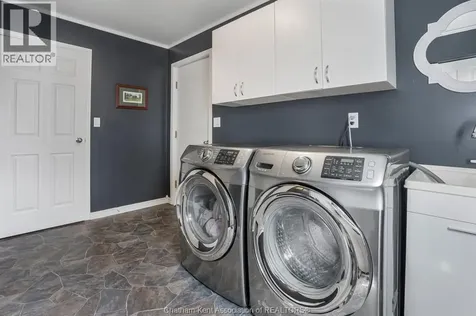 457 Mcnaughton Avenue East Chatham ON N7L 2H2