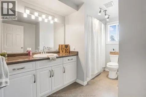 457 Mcnaughton Avenue East Chatham ON N7L 2H2