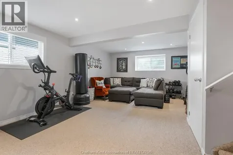 457 Mcnaughton Avenue East Chatham ON N7L 2H2