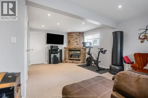 457 Mcnaughton Avenue East Chatham ON N7L 2H2