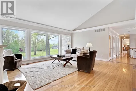 1279 Maple Manor Road North Dumfries ON N1P 0A1