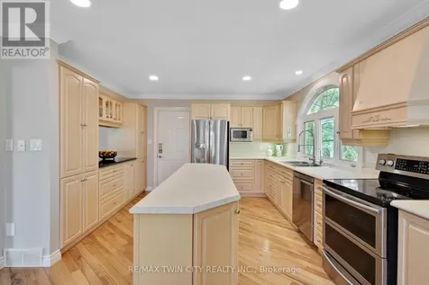 1279 Maple Manor Road North Dumfries ON N1P 0A1