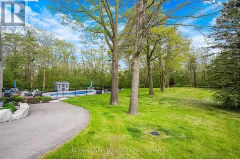 1279 Maple Manor Road North Dumfries ON N1P 0A1