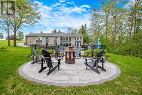 1279 Maple Manor Road North Dumfries ON N1P 0A1
