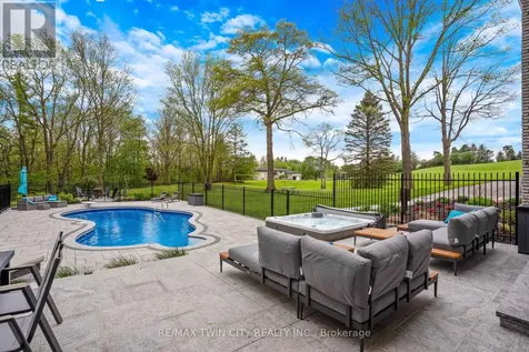1279 Maple Manor Road North Dumfries ON N1P 0A1